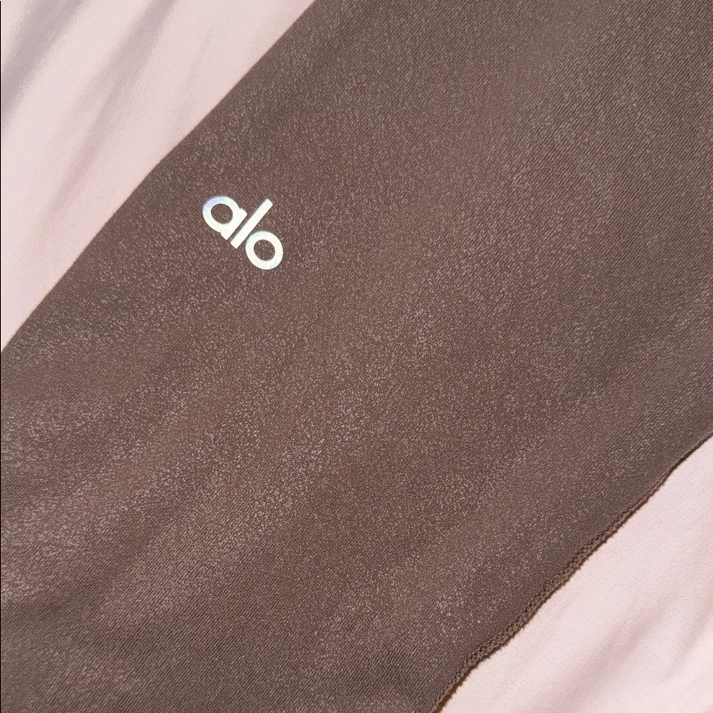 ALO Yoga Tan Activewear Set - Picture 14 of 15